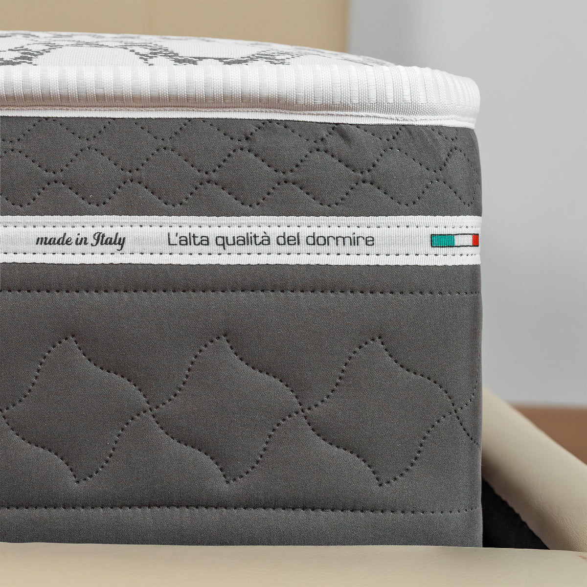 Colchón de Muelles Ensacados y Memory Foam, 25 cm de Altura - Revestimiento Carbon | Zefiro